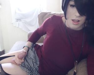 EricErica Drains Her wang And Spunks On The sofa